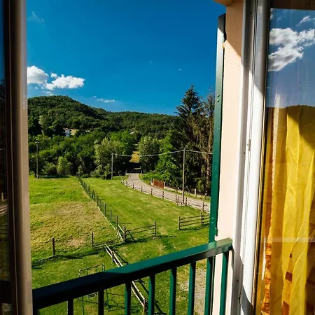 Az. Agr. Degianne Nadia Apartman Dego